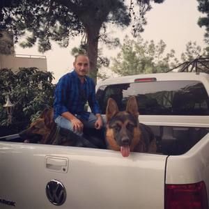 Meet your Posher, Efe